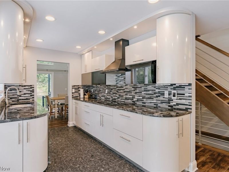 6889 Woodwalk Drive, Unit 46, Brecksville, OH 44141 Photo 8