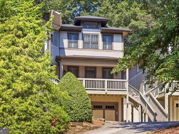 1085 Davis Circle NW, Unit R, Atlanta, GA 30318