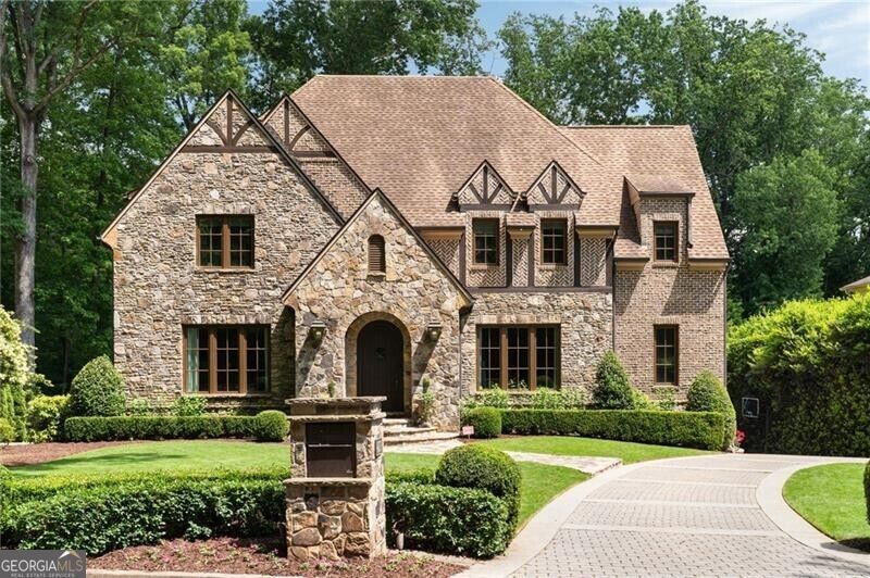 4207 Glengary Drive Ne, Atlanta, GA 30342 Main Photo