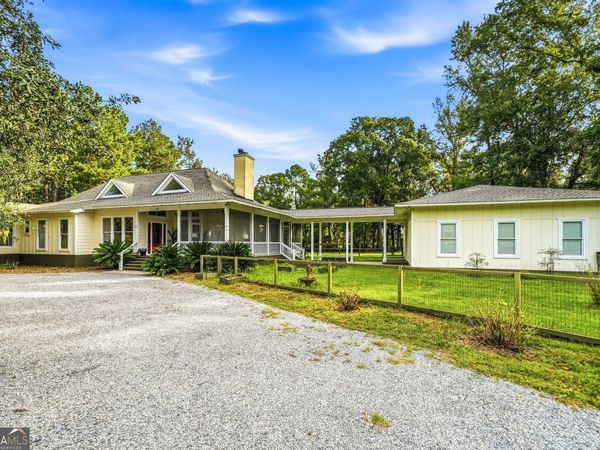 283 Milton Lane, Waverly, GA 31565