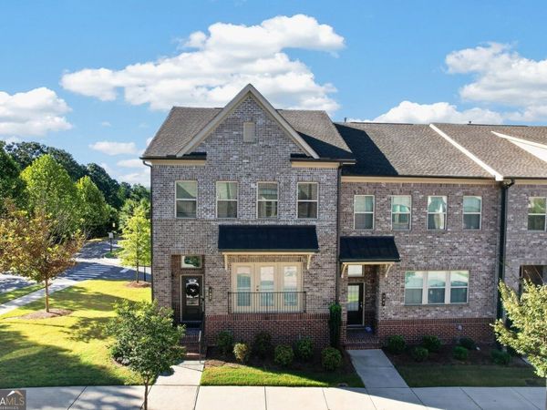 282 Commons Avenue, Woodstock, GA 30188