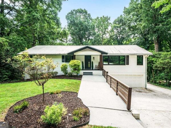 2071 Luxuria Court, Tucker, GA 30084