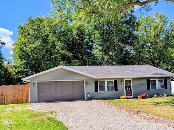 12498 National Dr., Grafton, OH 44044