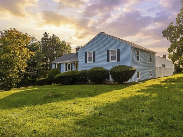49 Anvil St, Agawam, MA 01030