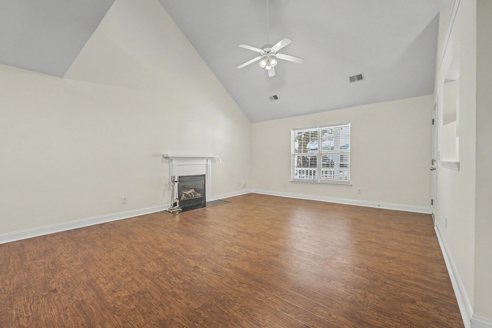 5324 Deep Blue Lane Photo 11