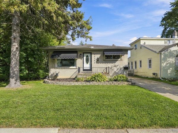 24344 Rosebud Avenue, Eastpointe, Mi 48021