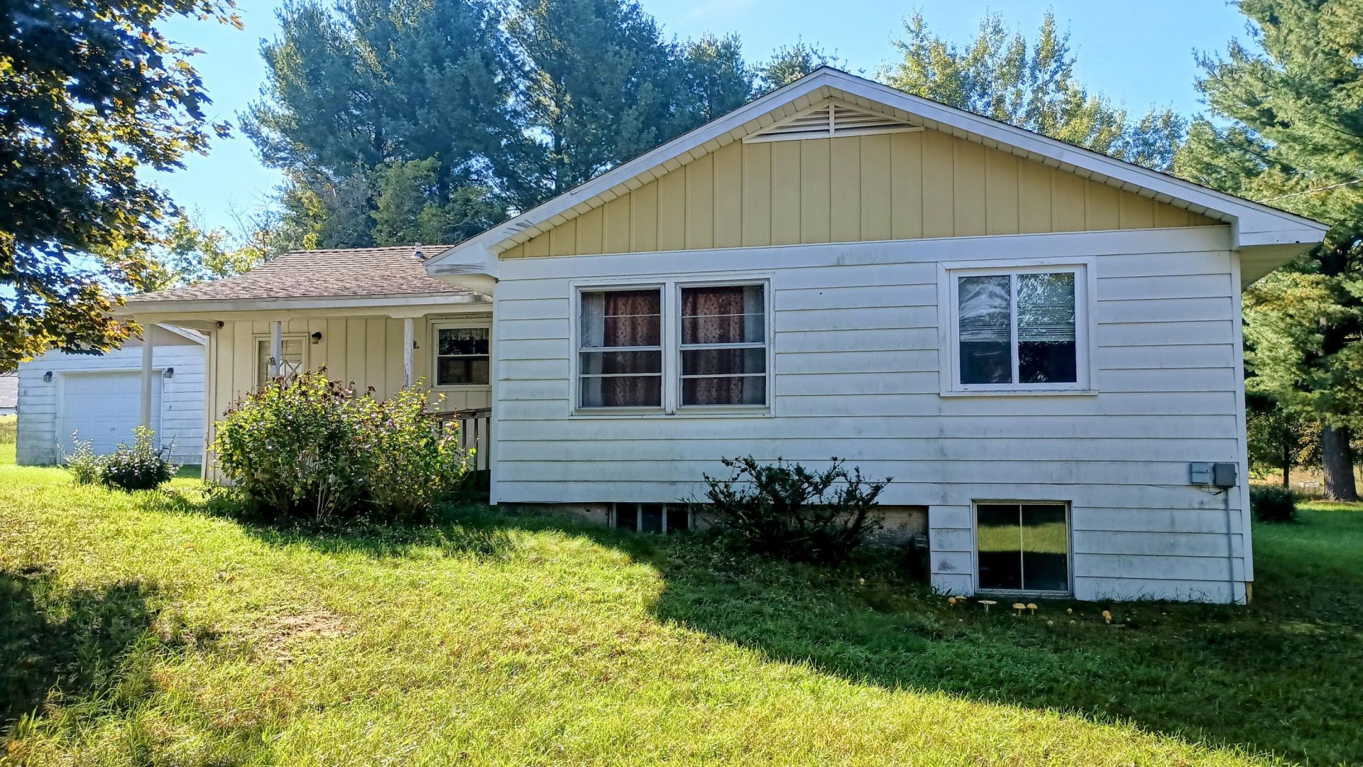 617 W Sugar Grove Road, Scottville, MI 49454 Main Photo