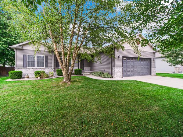 211 Trailcreek Drive , Chesterton, IN 46304