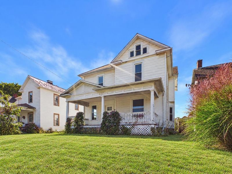 324 E 6th Avenue, Lancaster, OH 43130 Photo 2