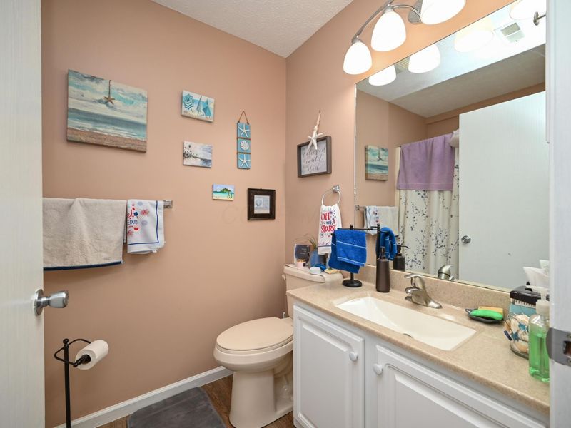606 Hampton Woods Drive , Marion, OH 43302 Photo 12