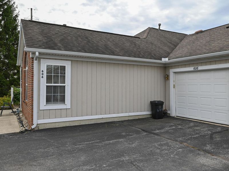 606 Hampton Woods Drive , Marion, OH 43302 Photo 17