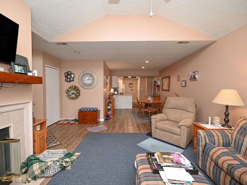 606 Hampton Woods Drive , Marion, OH 43302 Photo 4