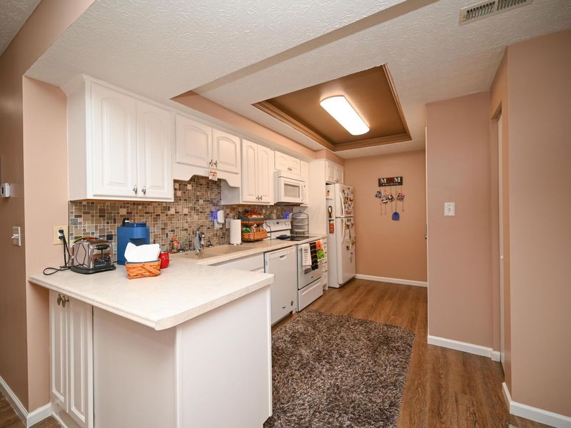 606 Hampton Woods Drive , Marion, OH 43302 Photo 6