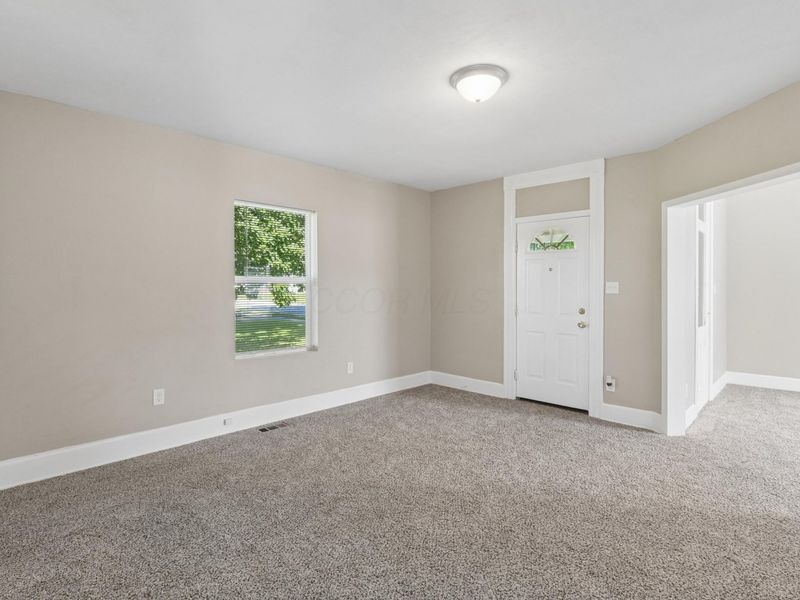 13 Maple Street, Jeffersonville, OH 43128 Photo 4