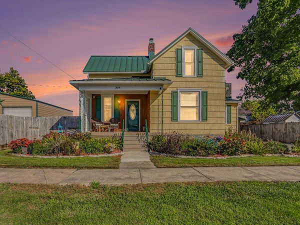 304 Lincoln Avenue , Pleasantville, OH 43148
