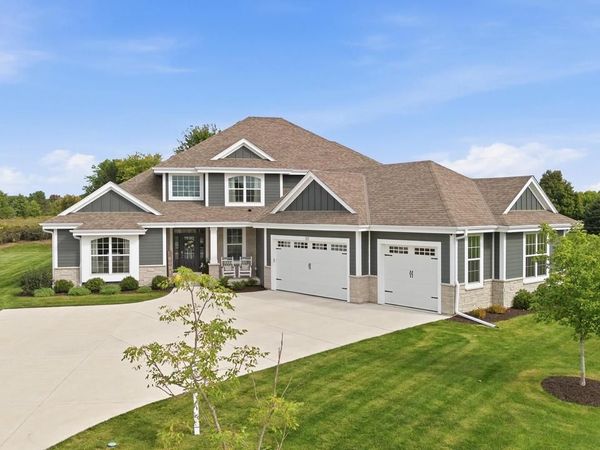 111 Sycamore COURT, Hartland, WI 53029