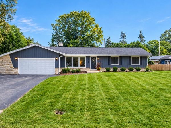 2410 Camelot DRIVE, Brookfield, WI 53045