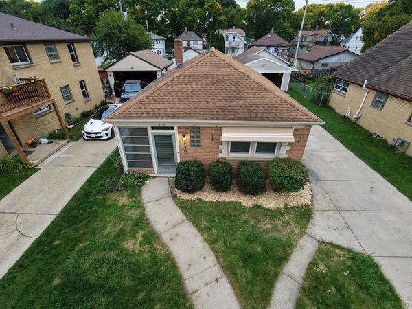 2170 S 80th STREET, West Allis, WI 53219