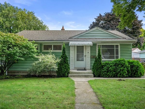 842 E Doty PLACE, Milwaukee, WI 53207