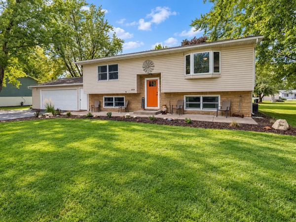 N5889 Lakeview COURT E, Onalaska, WI 54650