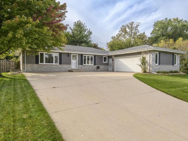 414 Whipple Tree LANE, Waterford, WI 53185