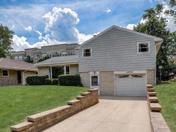 10929 W Harvard LANE, Wauwatosa, WI 53226
