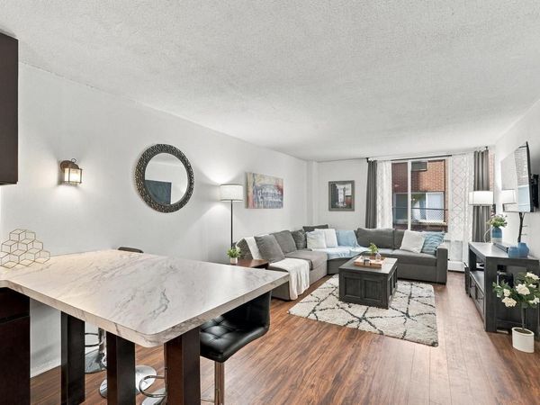 1409 Propsect AVENUE, Unit 102, Milwaukee, WI 53202