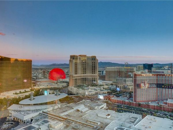 2000 N Fashion Show Drive , Unit 5002, Las Vegas, NV 89109