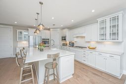 1556 Asher Avenue photo 4
