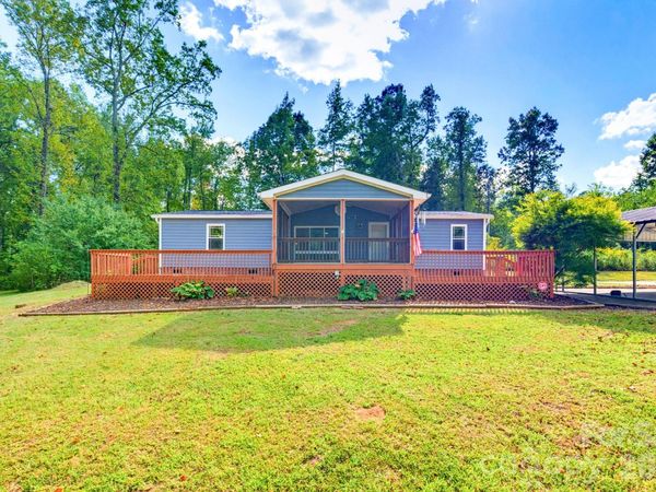 5119 Pine Springs Drive , Bessemer City, NC 28016