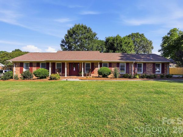 8317 Fallsdale Drive, Charlotte, NC 28214
