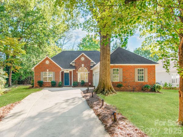 810 Greenhill Drive, Charlotte, NC 28217