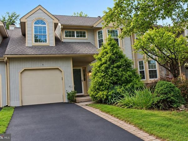 4 SPRUCE COURT, NEWTOWN, PA 18940