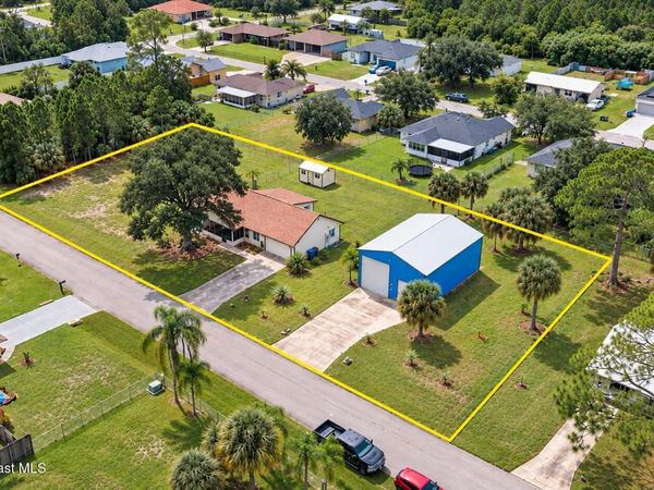 528 Tropicaire Avenue SW, Palm Bay, FL 32908