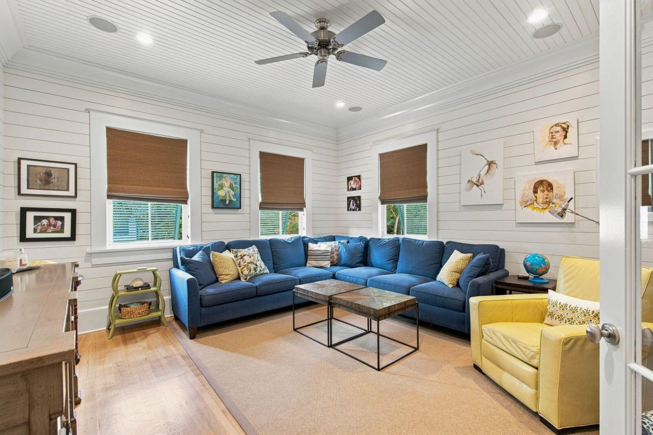 2672 Ion Avenue Photo 9