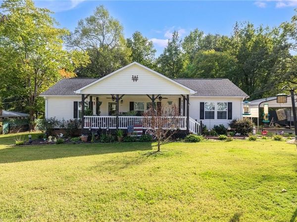152 Durhams Trail , Reidsville, NC 27320