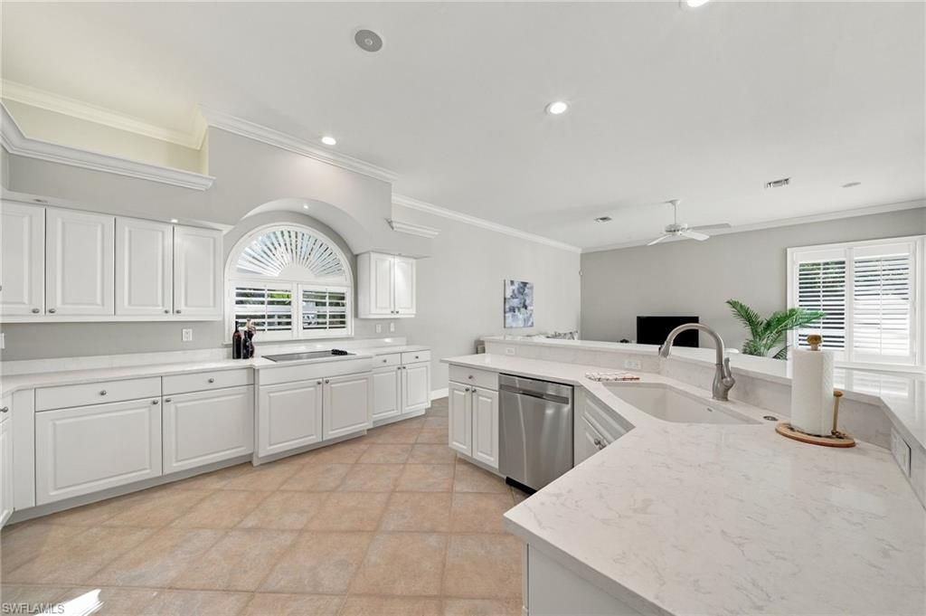 250 S Golf Dr , Naples, FL 34102 Photo