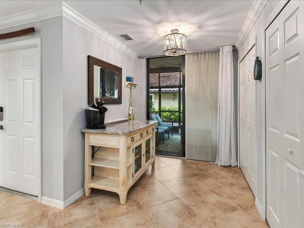 9840 Venezia Cir , Unit 815, Naples, FL 34113 Photo