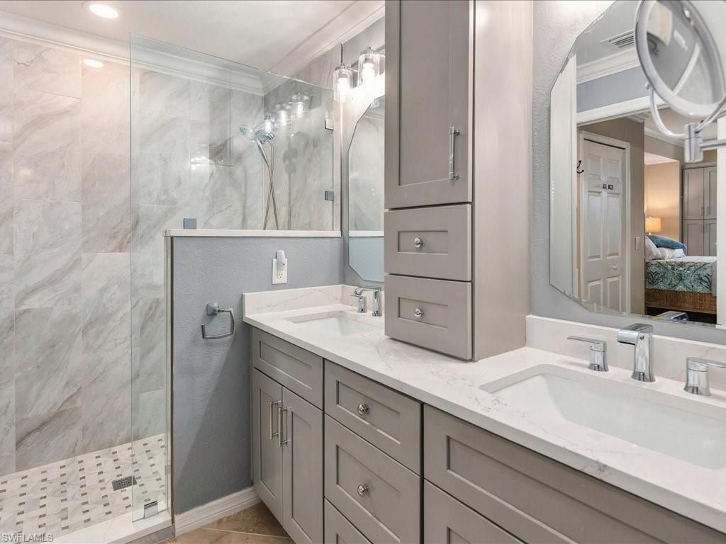 9840 Venezia Cir , Unit 815, Naples, FL 34113 Photo