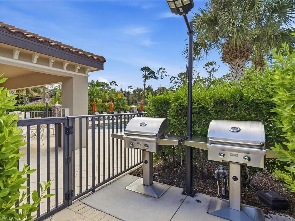 9840 Venezia Cir , Unit 815, Naples, FL 34113 Photo