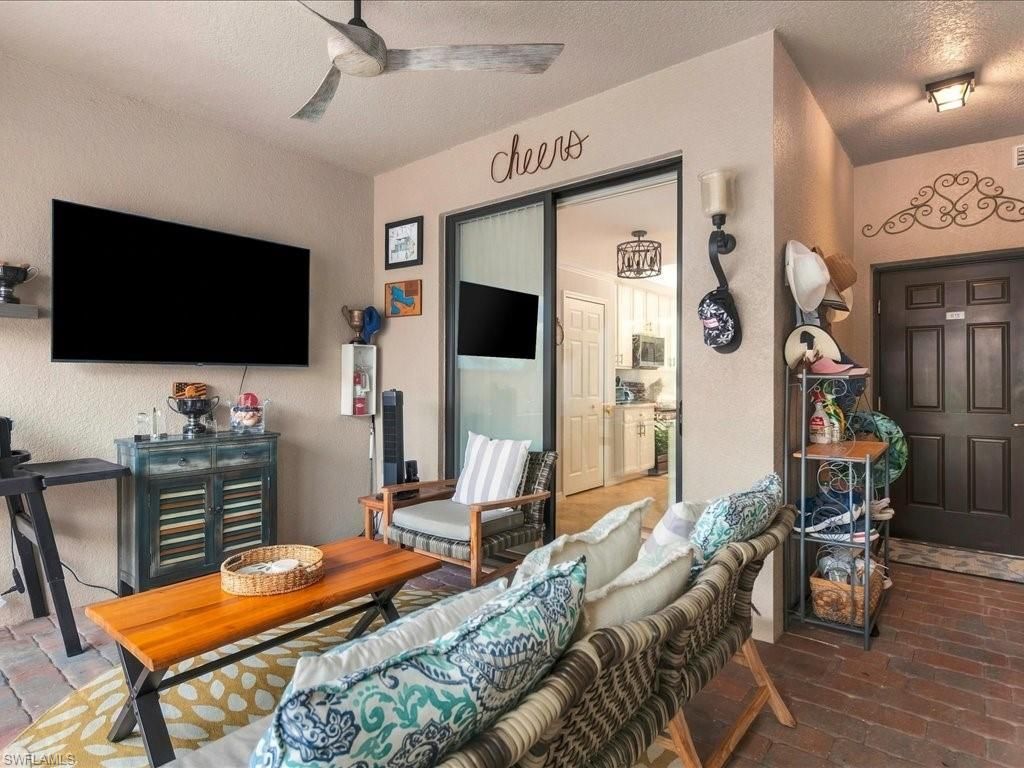9840 Venezia Cir , Unit 815, Naples, FL 34113 Photo