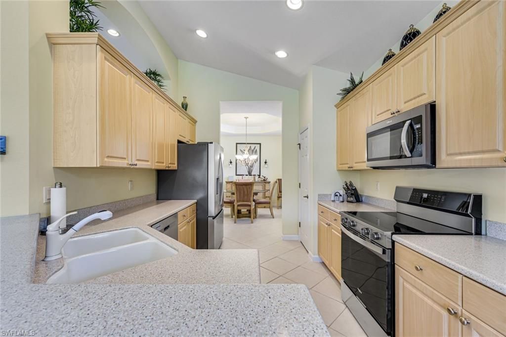 6858 Ascot Dr, Unit 201, Naples, FL 34113 Photo