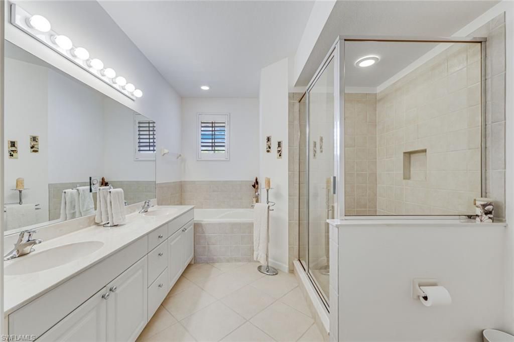6858 Ascot Dr, Unit 201, Naples, FL 34113 Photo