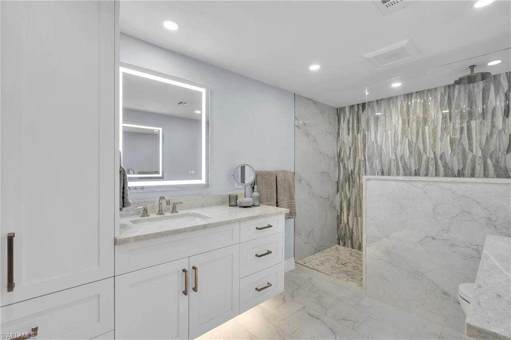 6075 Pelican Bay Blvd, Unit 1403, Naples, FL 34108 Photo