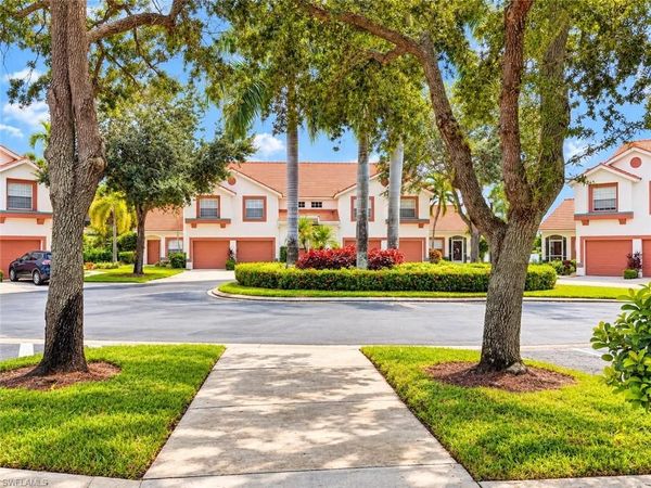 517 Windsor SQ, Unit 201, NAPLES, FL 34104