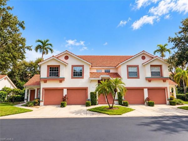 517 Windsor SQ , Unit 201, NAPLES, FL 34104