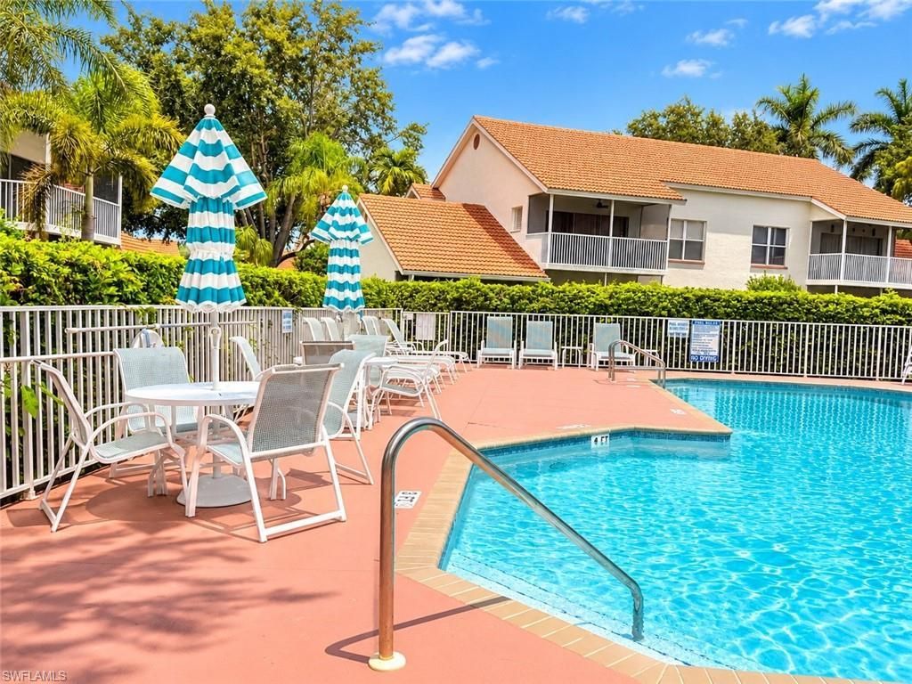 517 Windsor Sq , Unit 201, Naples, FL 34104 Photo