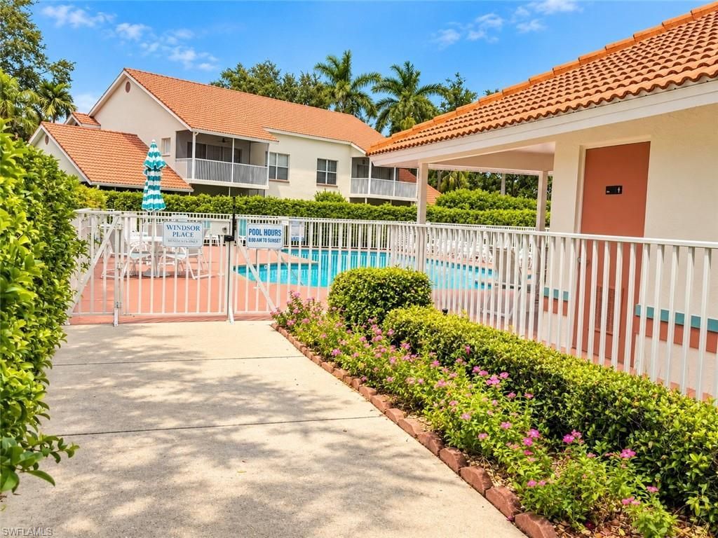 517 Windsor Sq , Unit 201, Naples, FL 34104 Photo