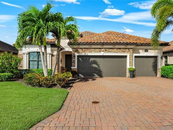 28112 Kerry CT , BONITA SPRINGS, FL 34135
