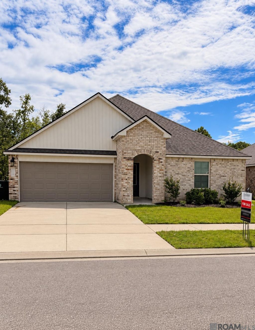 734 Lambot Ave, Zachary, LA 70791 Main Photo